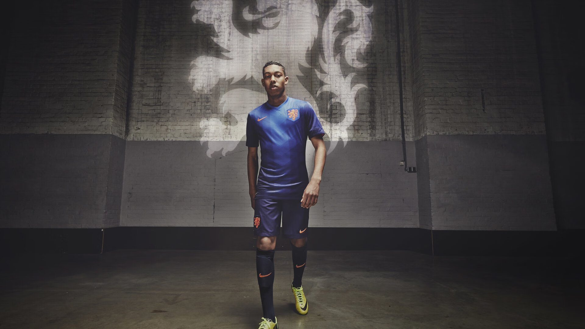 决赛焦点 阿莱克西蝶泳节奏惊艳，阿莱克西亚·阿西福特