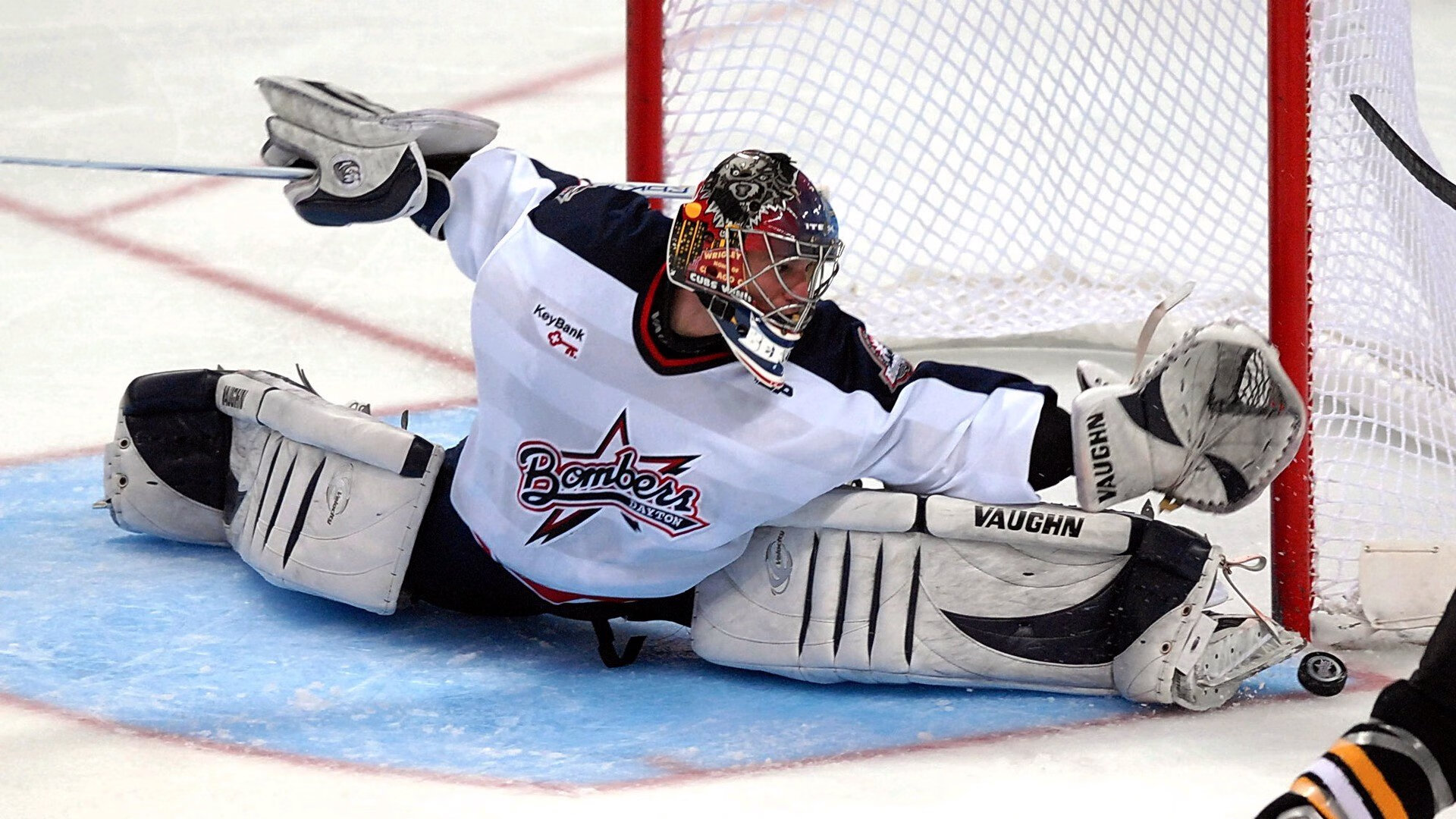 福特：出色的防守和灵活的突破，成为全黑队的关键战术元素，福特黑武士价格图片