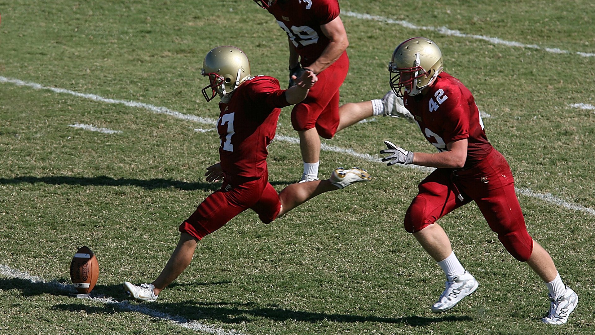 职业联赛尝试设立赛季技能挑战提升球员技术亮点，职业联赛的性质